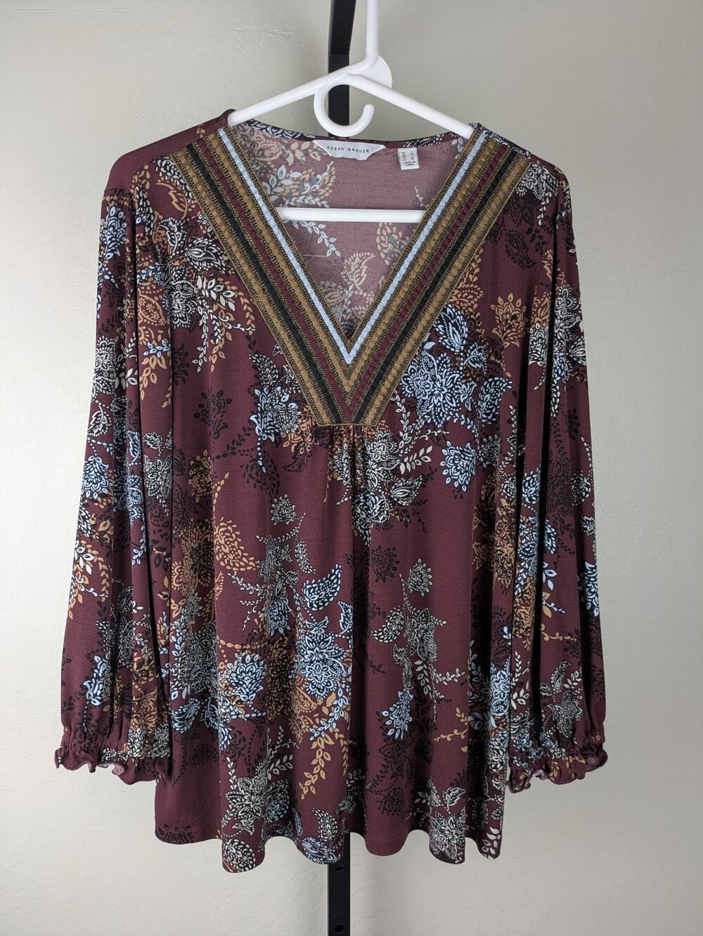 Susan Graver Liquid Knit 3/4 Sleeve V-neck Top Burgundy Floral Ribbon